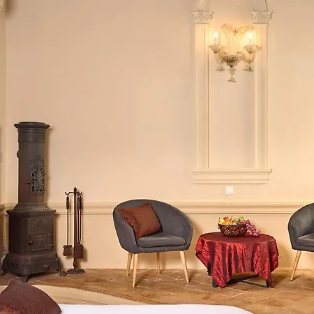 Palazo Dei Conti In Centre Old Town מלון דירות 4*