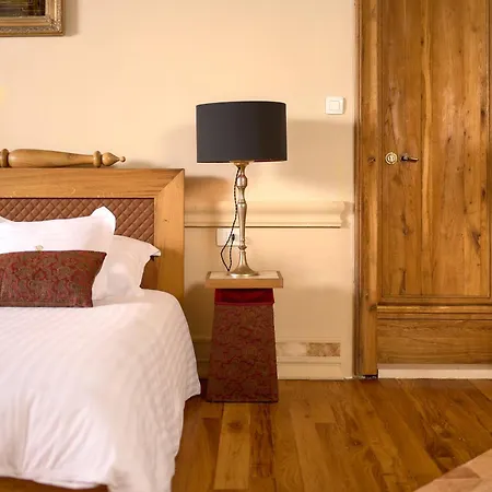 Palazo Dei Conti In Centre Old Town Aparthotel