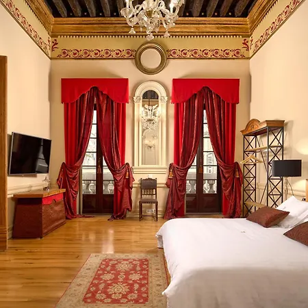 Palazo Dei Conti In Centre Old Town Aparthotel