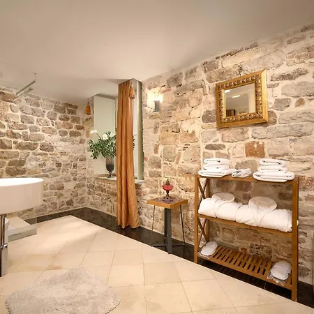 Palazo Dei Conti In Centre Old Town Split