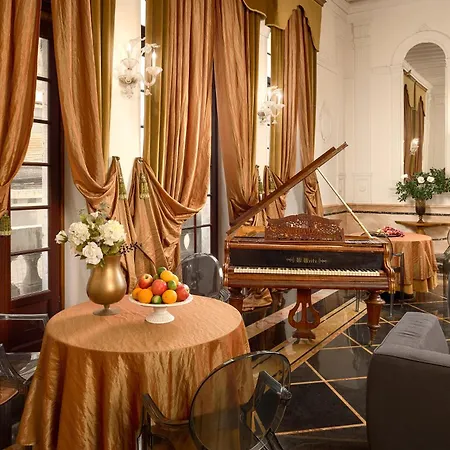 Aparthotel Palazo Dei Conti In Centre Old Town