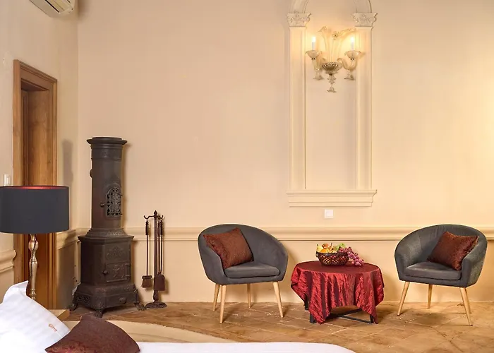 Palazo Dei Conti In Centre Old Town Aparthotel 4*